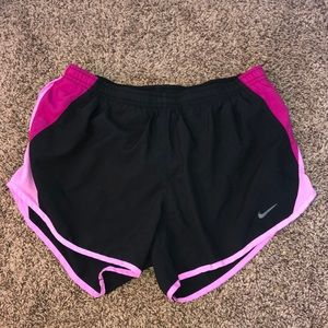 Black Nike shorts